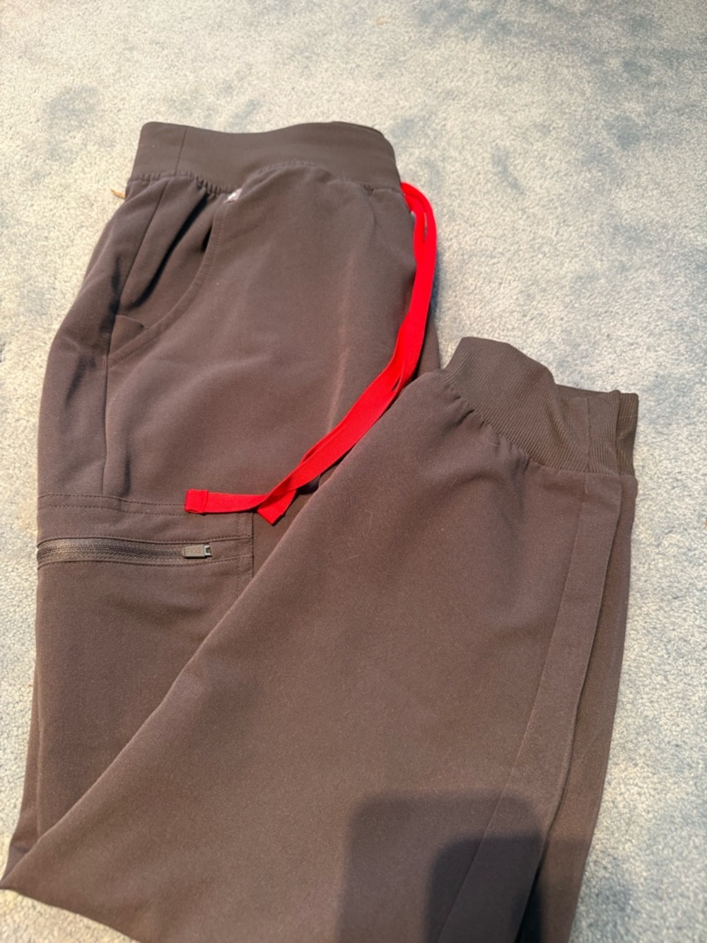 Figs Zamora Jogger Scrub Pants Charcoal w/ Red Drawstring Med Petite